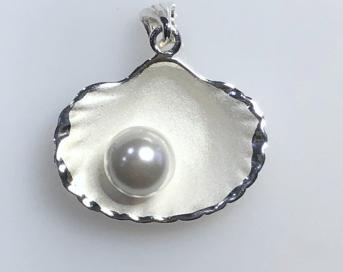 Sterling Silver Pendant Shell with Simulated Pearl