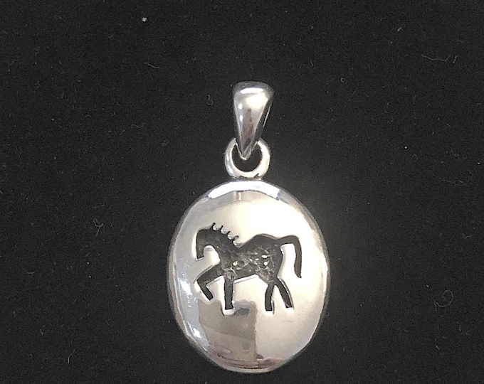 Sterling Silver Horse in Oval Disk Pendant - Animal,  Wildlife jewelry, farm jewelry