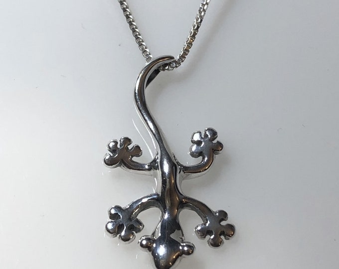 Sterling silver gecko pendant/necklace.