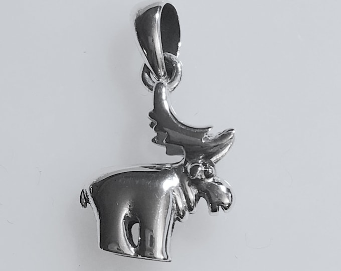 Sterling Silver Moose Pendant, wildlife pendant.