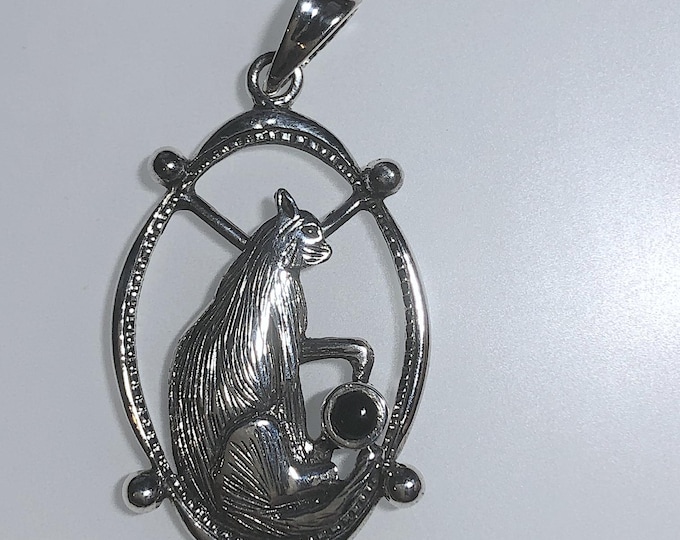 Vintage Sterling Silver Cat sitting on a window, with onyx stone, animal, pet jewelry.