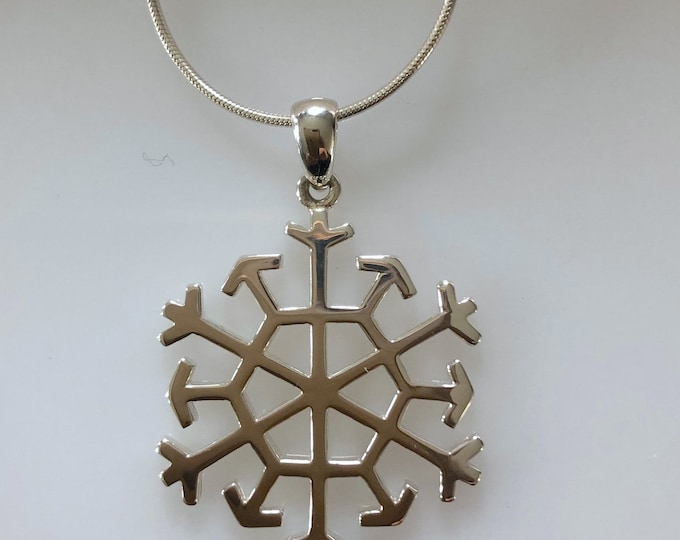 Large Snowflake Pendant/ Necklace  - Sterling Silver 925  -  Winter pendant - Nature