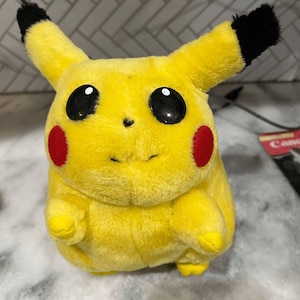 Original Vintage Pikachu Plush  Rare Nintendo / Game Freak / Creatures Inc. Toy