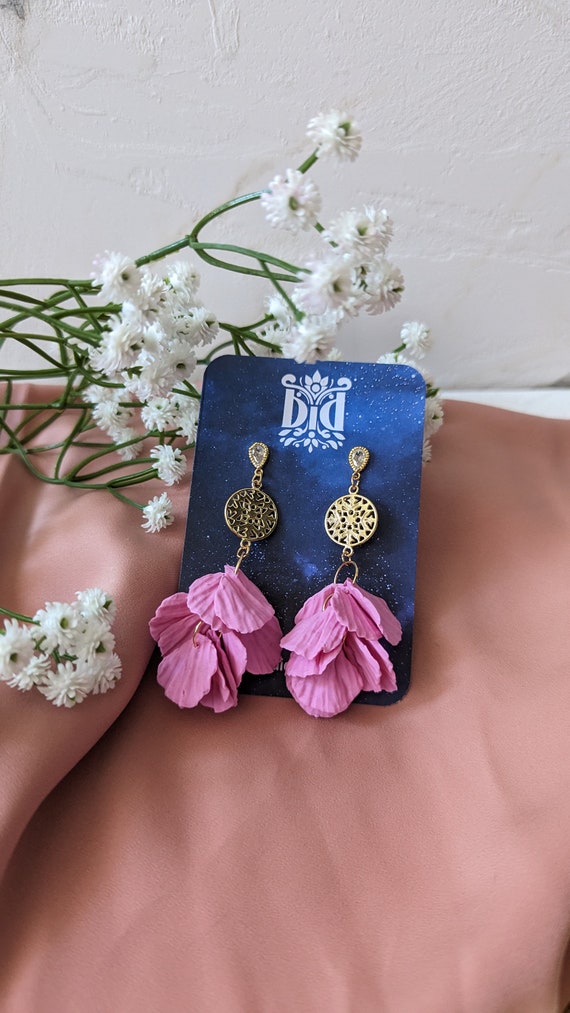 Pink rose earrings, spring styles, Summer Floral Polymer Clay Earrings,jewerly, Gift, Handmade earrings, Golden pendants, flowers earrings