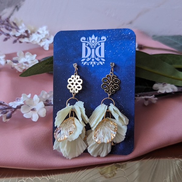 Flower leaves earrings, spring styles, Summer Floral Polymer Clay Earrings, Glow in the dark, Gift, Handmade earrings, Golden pendants