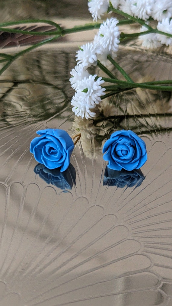 Mini blue rose Handmade Stud clay erring, lightweight jewellery, Gift for her, Birhthday, Summer style, vintage earrings ,polymer clay