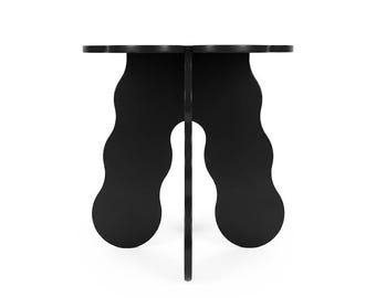 Schwarze Blumen-Beistelltisch | Skulpturale Blumenbank | Handbemalte MDF Möbel