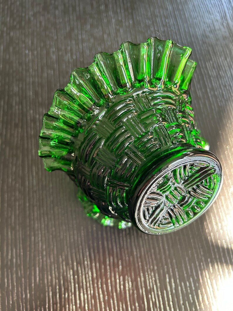 Emerald Green Vintage Art Glass Basket Etsy