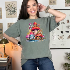 Comfort Color frogs mushroom tshirt, floral Nature shirt, mushroom shirt, goblincore tee, cottagecore aesthetic, fairycore tee, forest shirt