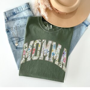 Comfort Colors® Vintage Floral Momma shirt, Best Momma TShirt, Strong Woman Shirt, gift for mother's day, Cottagecore Mom tee, Women's shirt image 2