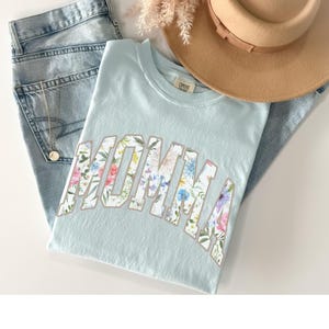 Comfort Colors® Vintage Floral Momma shirt, Best Momma TShirt, Strong Woman Shirt, gift for mother's day, Cottagecore Mom tee, Women's shirt image 5