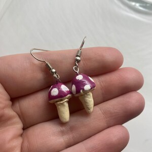 Boucles d'oreilles en acrylique d'argile de champignon