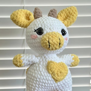 Kuh Plüschtier - Handgemacht gehäkelte Kuh Amigurumi / Chenille Kuscheltier Kuh - XL Kuscheltier Kuh / XL Kuh Plüschhie