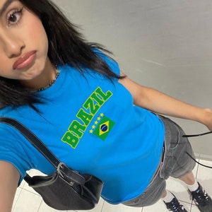 Camiseta de bebé de Brasil, camiseta estética, camiseta ajustada para mujer, camisa unisex, top de moda, camiseta de bebé Y2K de los años 90, regalo para ella, regalo para un amigo