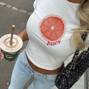 T-shirt bébé juteux, t-shirt fruit orange, chemise vintage, design esthétique, cadeau pour elle et lui