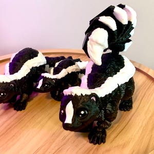 3D Printed Articulated Skunk: Poseable Animal Figure, Custom Colors