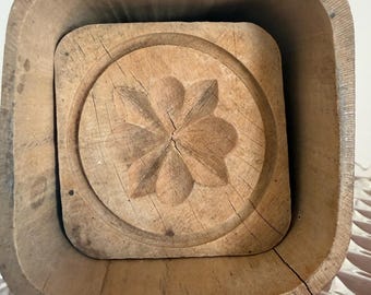 Molde para mantequilla tallado de estilo cuadrado primitivo: hermosa pátina, grande.