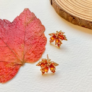 Ahornblatt Ohrringe Zirkon Ohrringe Shinycore Cottage Ohrringe Zierliche Blatt Ohrstecker Zarte Ohrringe Geburtstagsgeschenk für Sie Geschenk für Mama