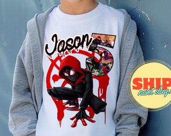 Camiseta de aniversário personalizada com tema de aranha para festa.