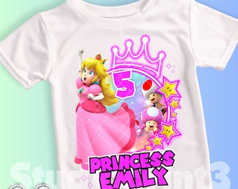 Maglietta di compleanno della principessa Peach, super regalo, camicia di famiglia personalizzata, camicia di Mario Party, camicia di compleanno regalo, magliette di famigliaCamicia RaglanSM107