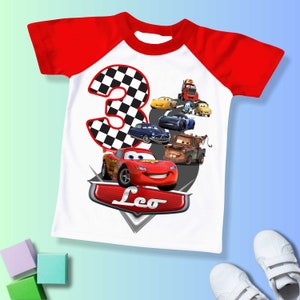 Auto inspiriertes Geburtstags-T-Shirt, Autos Mcqueen-Themaparty, Autos personalisiertes Hemd Kinder, Geschenk-Geburtstags-Hemd, Familien-T-Shirts Benutzerdefinierte CS08