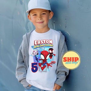 T-shirt d'anniversaire inspiré d'araignée, fête à thème Spidey et ses amis, chemise personnalisée, chemise d'anniversaire cadeau, t-shirts de famille SY09