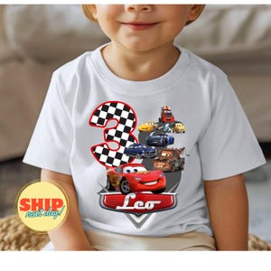 Op auto geïnspireerd verjaardagsshirt, Cars Mcqueen-themafeest, auto's Gepersonaliseerd shirt kinderen, cadeau verjaardagsshirt, familie T-shirts custom CS08