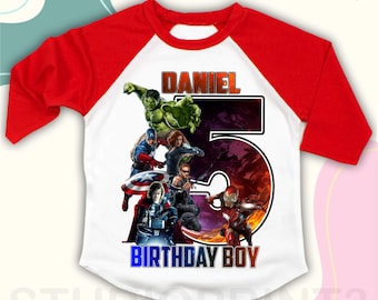 Camiseta de cumpleaños inspirada en superhéroes, fiesta temática de Friends, camiseta personalizada, atuendo para el cumpleañero, camiseta de regalo de cumpleaños