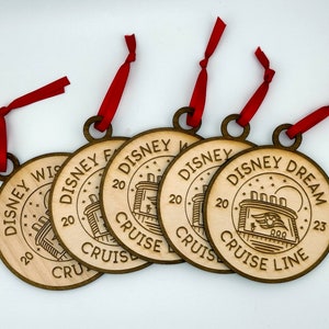 2025/2026 Cruise Ornament – Fish Extender Gift, Disney Cruise Keepsake, Vacation Decor