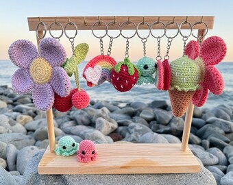 Porte-clés Fraise En Peluche Au Crochet Fait Main - Rose, Rouge, Blanc Et Vert - Neuf Sans étiquette