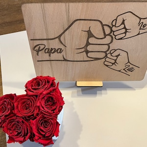 Familien Fäuste, Geschenk Vatertag aus Holz | Geburtstag | Gravur | Holz personalisiert | Fistbump Familie | Papatag