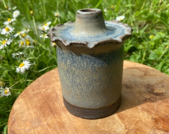 Vase hand-turned