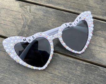 Custom Pearl Heart Sunglasses – Bridal Bachelorette Party Sunglasses