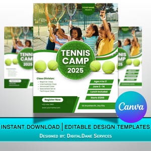 Può includere: Un volantino per un campo estivo di tennis per bambini e ragazzi dai 4 ai 17 anni. Il volantino presenta un design verde e bianco con una grafica di una palla da tennis e il testo "Tennis Camp 2025". Il volantino include anche informazioni sul campo, come le divisioni di classe, le date e il costo.