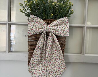 Floral Print Fabric Bow: Decorative Wreath Accent (9.5x18 inches)