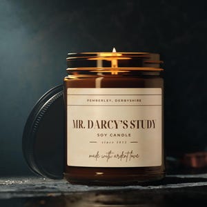 Jane Austen Gift, Mr. Darcy&#39;s Study Scented Candle, Cozy Atmosphere, Pride and Prejudice Decor, Gift for Readers, Relaxation, Aromatherapy