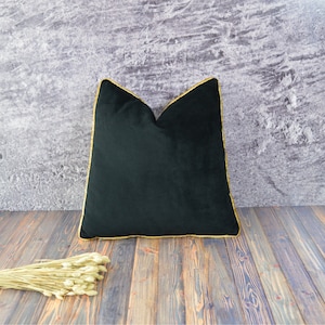 超美品　ニーディック　クッションカバー　厚手　ゴールド×黒 高級ゴールドクッションカバー ブラックサテンパイピング ダイアナ