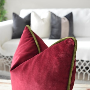 Burgundy Velvet Pillow Cover with Custom Piping, Deep Red Cushion Cover with Custom Border Color, Burgundy Red Plush Velvet Cushion Case