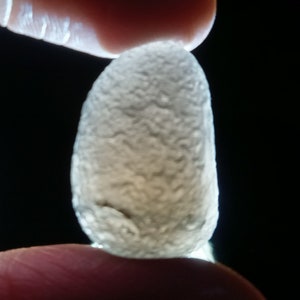 Cintamani stone [Saffordite] (4-7 grams) Gem grade (translucent)