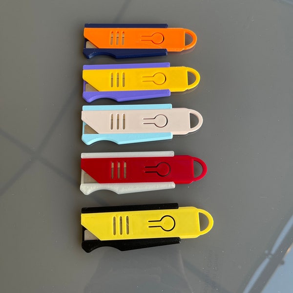 Multi Color Razor Keychain Utility Knife, Gift for Him, 3D print