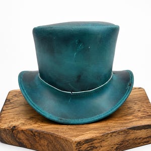 Haut-de-forme en cuir turquoise vieilli, fait main, style western, accessoire vintage gothique pour homme et femme, cadeau d'Halloween.