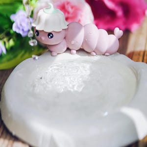 Birdbath Caterpillar Lotti STL | Cute Insect Waterer Garden Decoration | 3D Print File Animal Waterer | Bird Bath | Gift Idea