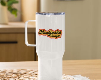 Caneca de viagem com logotipo Modjeska dos anos 70 e alça