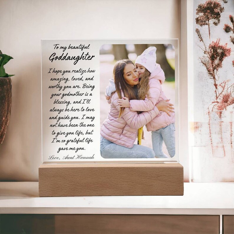 Presentes personalizados para afilhada, da madrinha: placa de acrílico com foto, presente para primeira comunhão, batizado ou aniversário. imagem 2