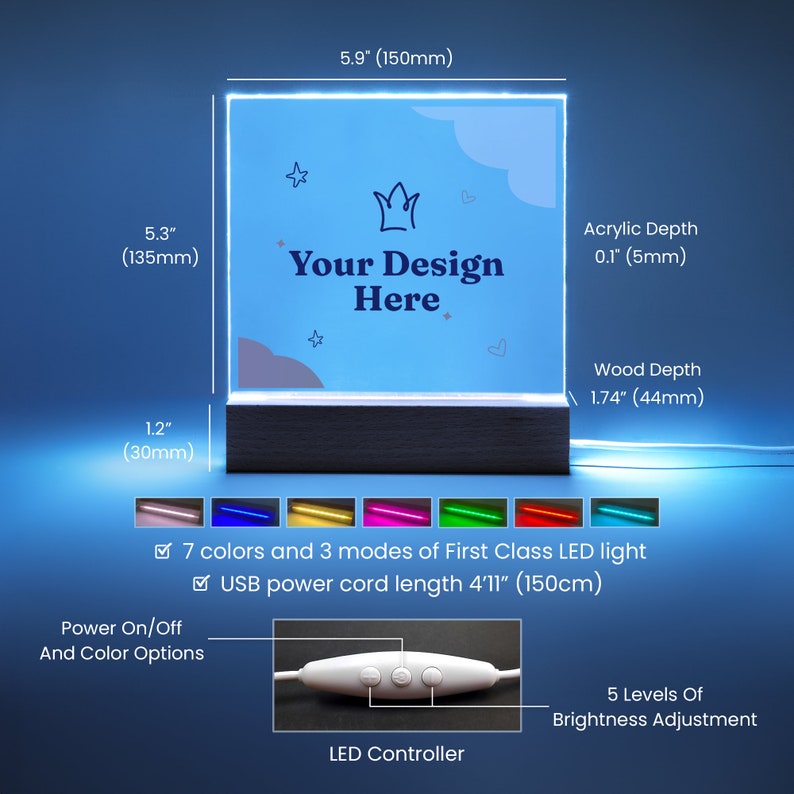 Pode incluir: Um letreiro luminoso personaliz&aacute;vel com um painel de acr&iacute;lico transparente e uma base de madeira. O letreiro apresenta uma coroa e o texto "Your Design Here". Tem 7 op&ccedil;&otilde;es de cor e 3 modos de luz LED, um cabo de alimenta&ccedil;&atilde;o USB e um controlador com 5 n&iacute;veis de brilho.