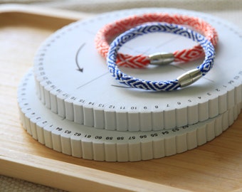 Kumihimo disk with 64 slots