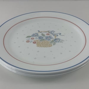 Set of 4 Dinner Plates in Vintage Corelle Country Cornflower Pattern.  Corning Ware