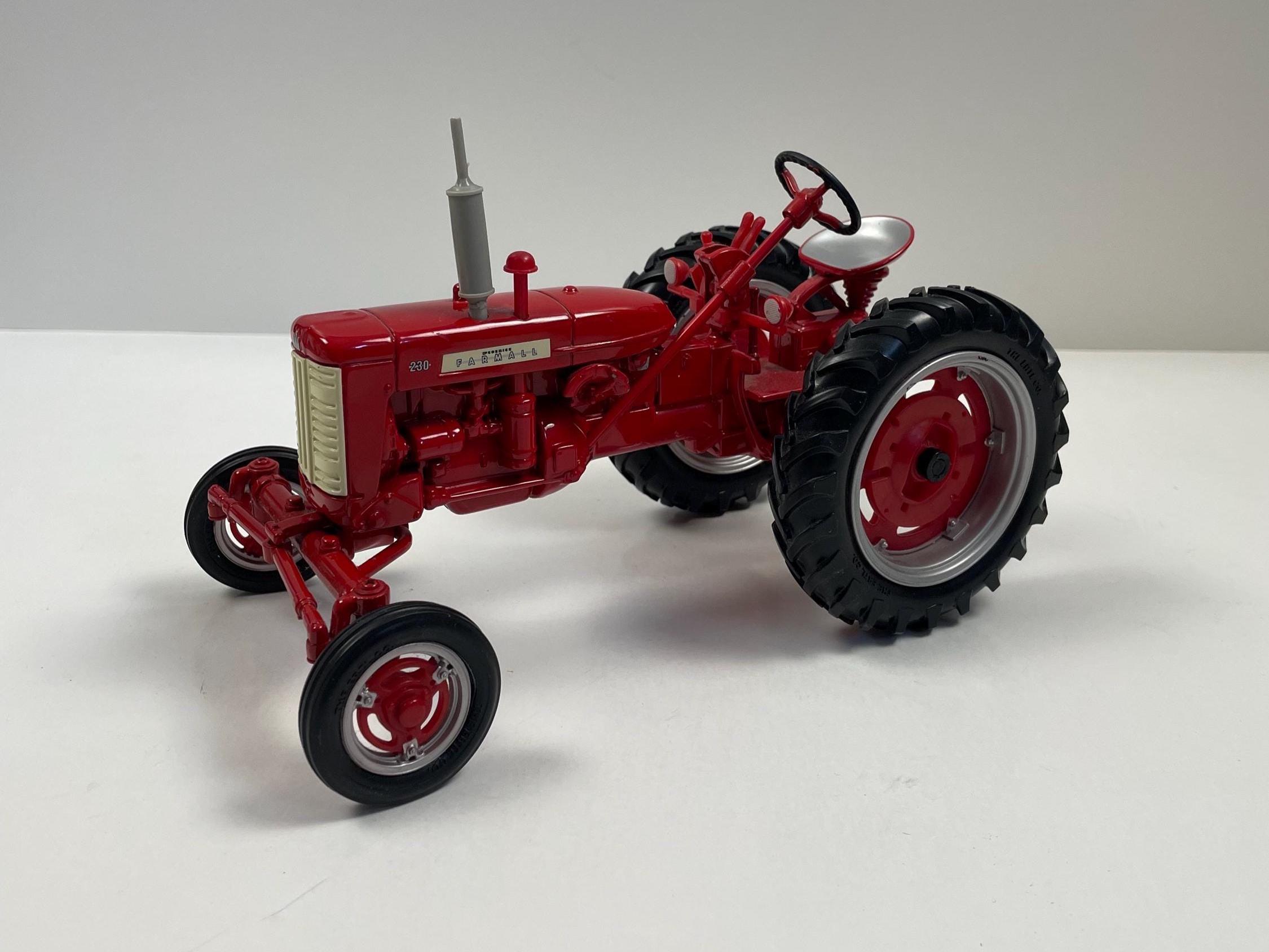 Tractor Farmwell 230 vintage de fundición a presión: maqueta de juguete  agrícola a escala 1:16 / Maquinaria agrícola coleccionable - Regalo para  coleccionistas o para exhibir - Etsy México, image size:2250x1688