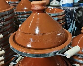 Ecologische handgemaakte tajine uit de Marokkaanse keuken