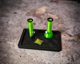 1/10 Scale Mini Bong Set – RC Diorama Smoke Tray, Herb Bag | Garage & Workshop Scene
